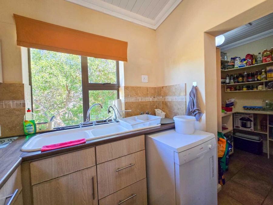 2 Bedroom Property for Sale in Stilbaai Wes Western Cape